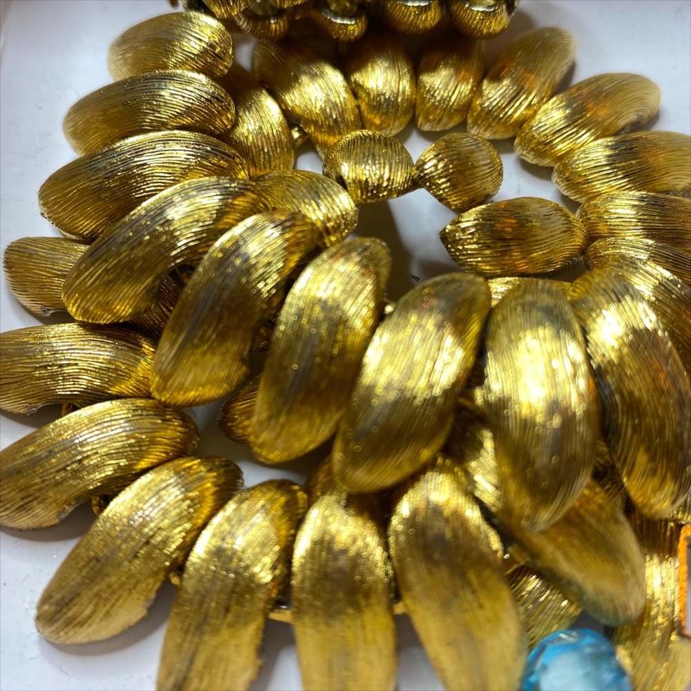 Vintage to Now - Gold Runway Collar Necklace Large Link EUC - Picture 4 of 12